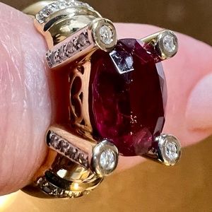 Ladies size 7 1/2 Cocktail Ring